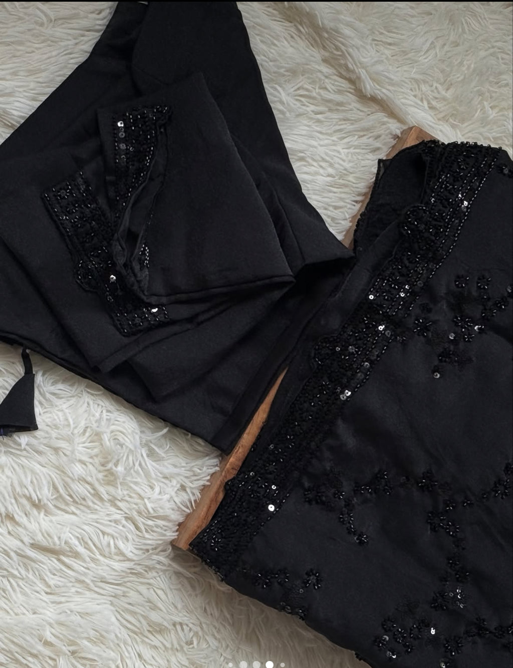 VIRAL - Midnight Black Saree